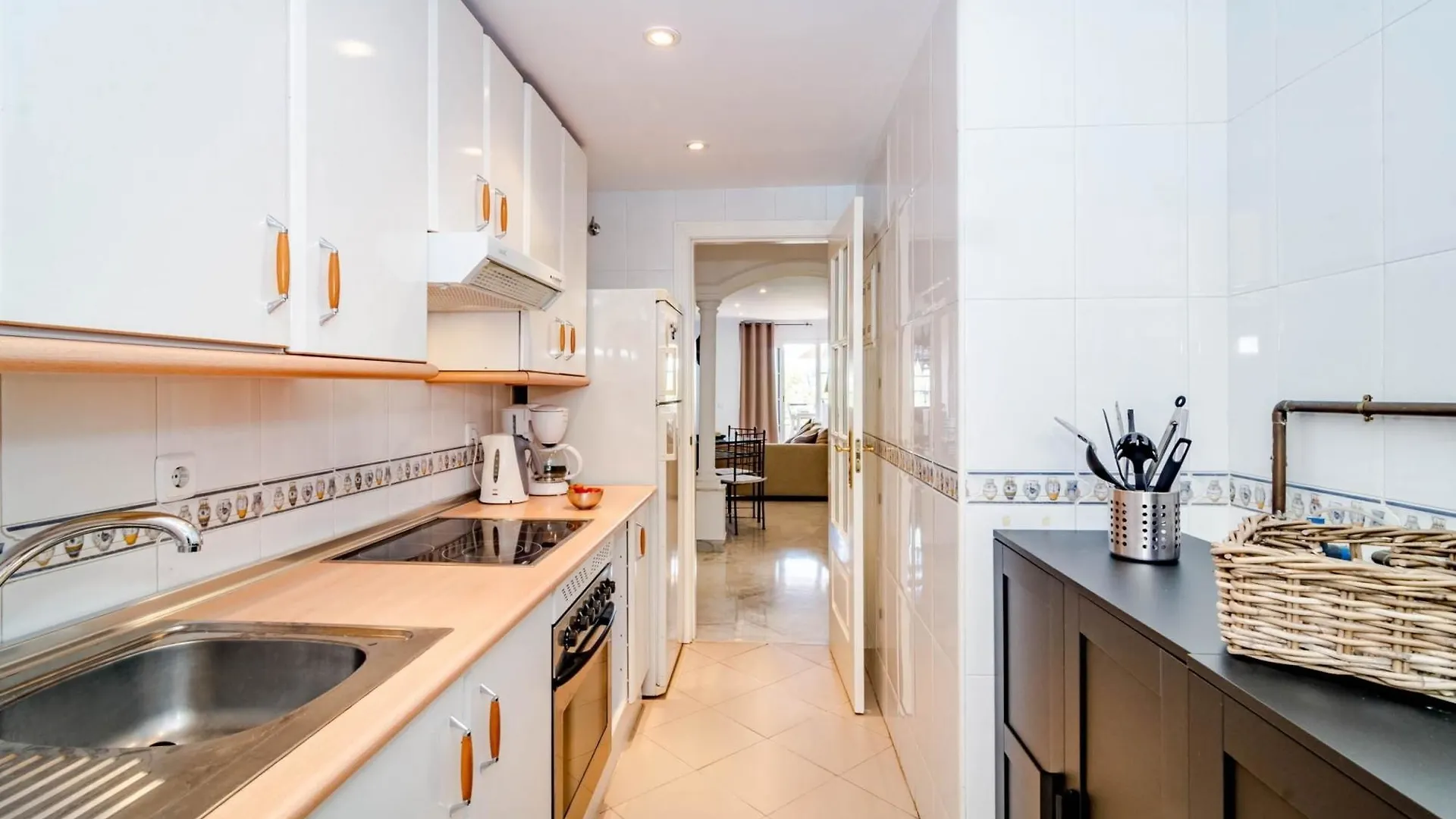 Sat1-Cozy 2 Bedroom Apt Near To Port Marbella Spain